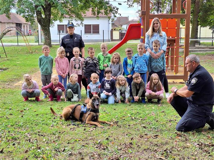 Slika /PU_KK/Vijesti/2023/10/9.10. prevencija (2).jpg